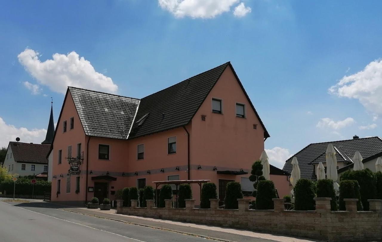 Landgasthof Niebler Adelsdorf Eksteriør billede