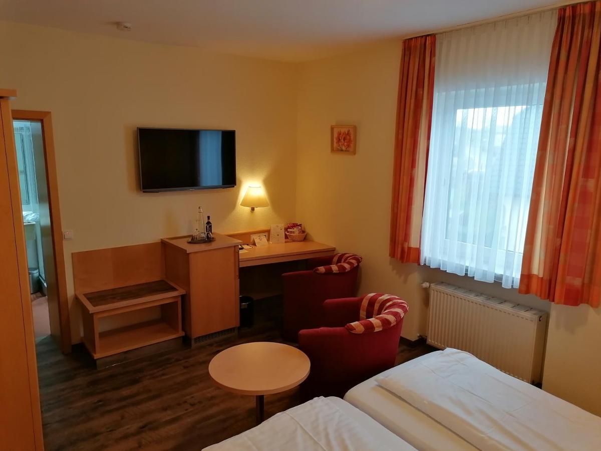 Landgasthof Niebler Adelsdorf Eksteriør billede