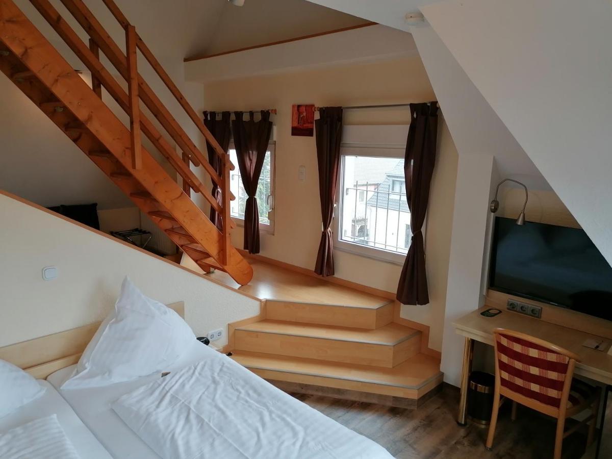 Landgasthof Niebler Adelsdorf Eksteriør billede