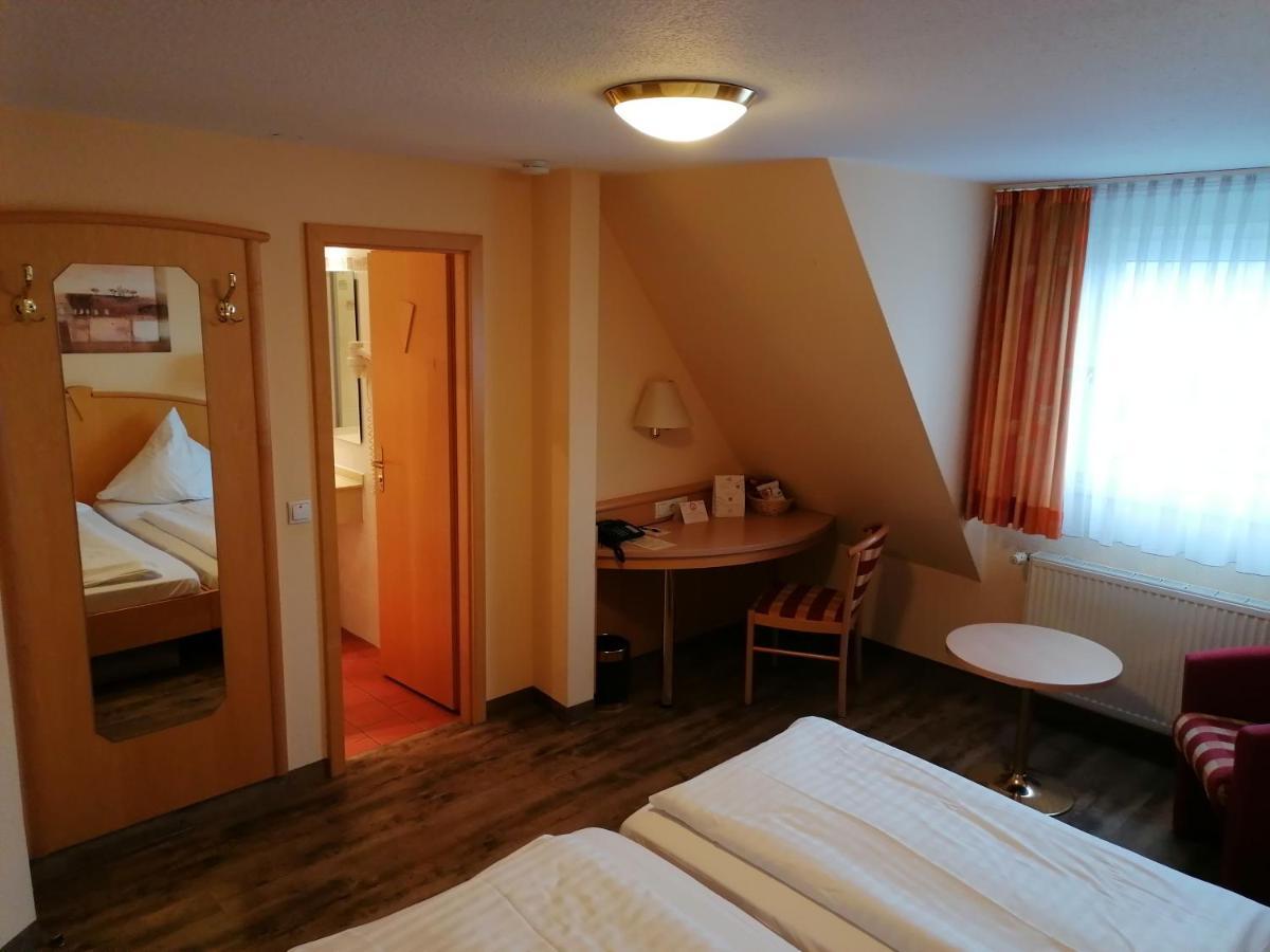 Landgasthof Niebler Adelsdorf Eksteriør billede