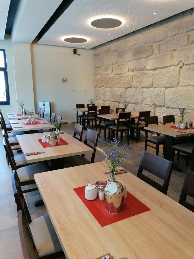 Landgasthof Niebler Adelsdorf Eksteriør billede