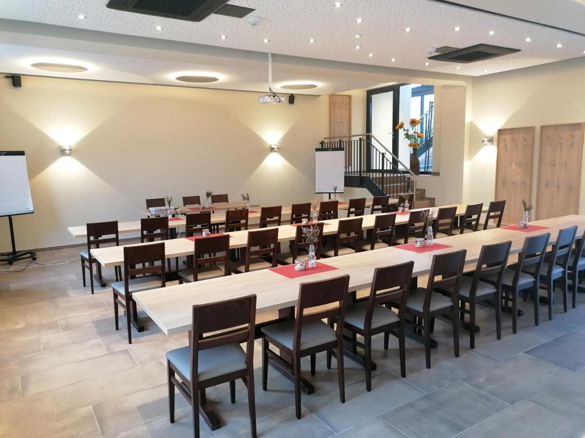 Landgasthof Niebler Adelsdorf Eksteriør billede