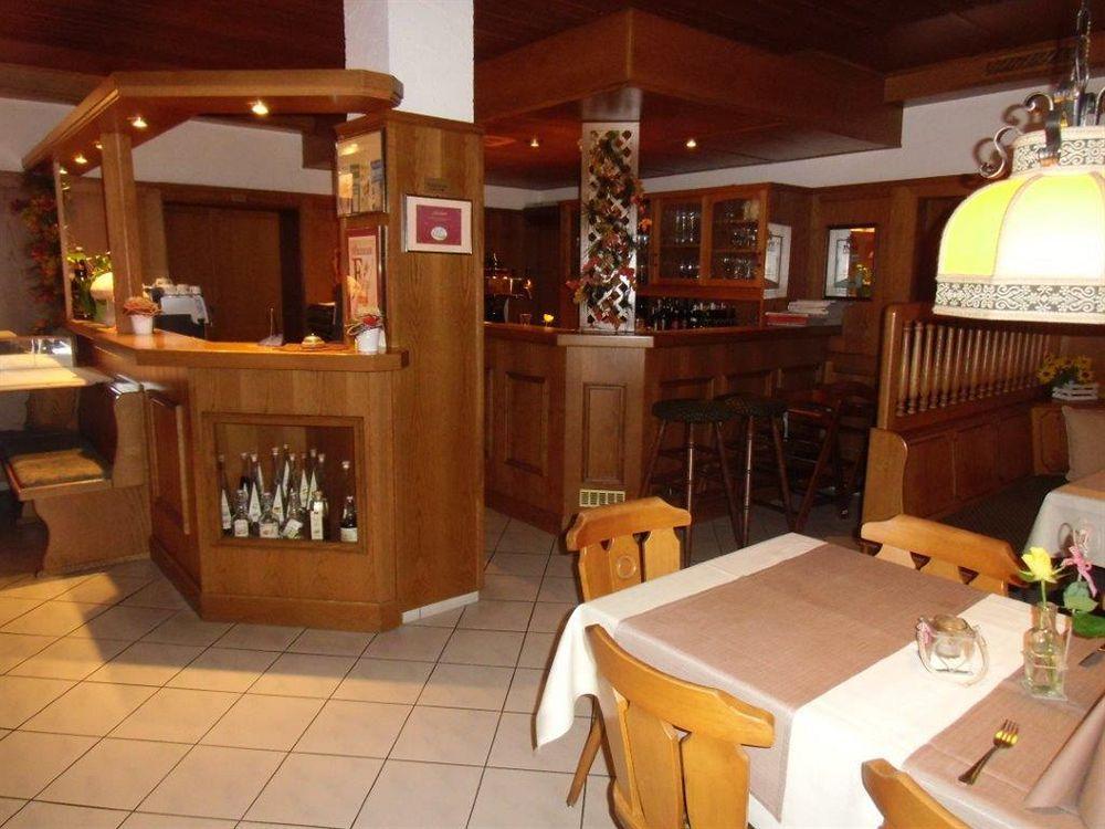 Landgasthof Niebler Adelsdorf Eksteriør billede